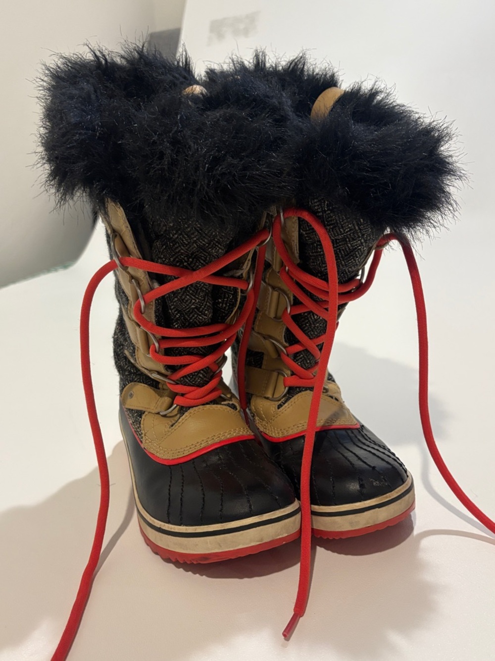 Sorel Tofino Black, Tan & Red Lace-Up Faux Fur Winter Boots